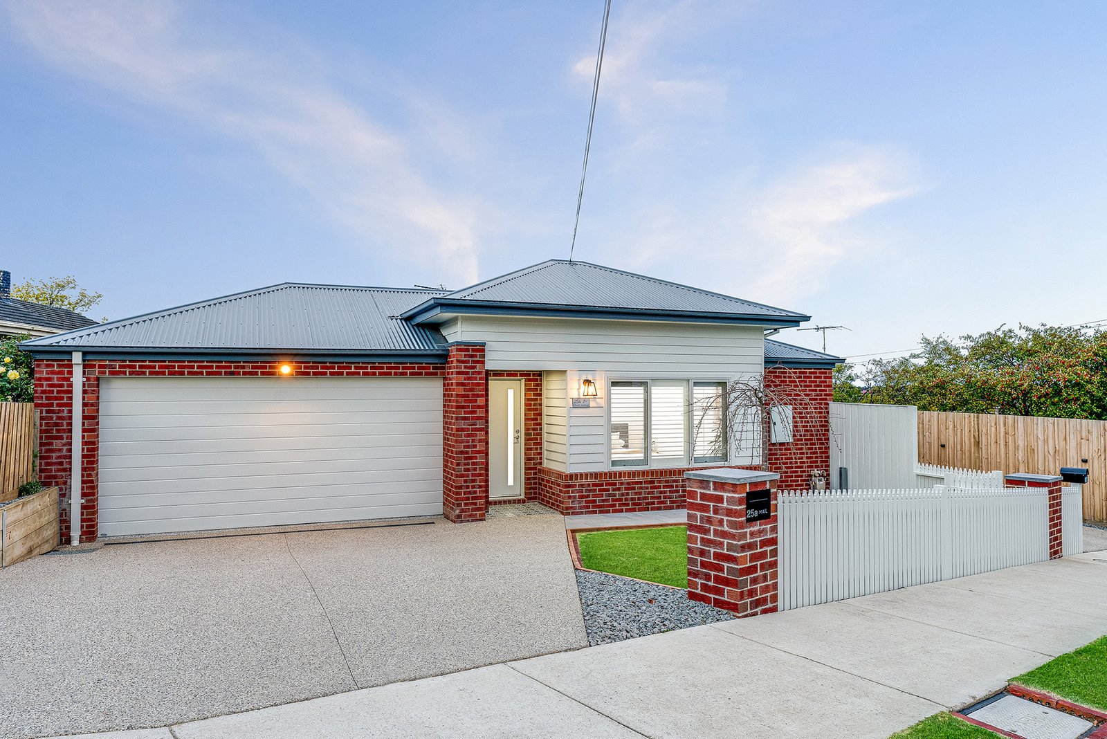 Gallery: 25A Olwen Avenue
