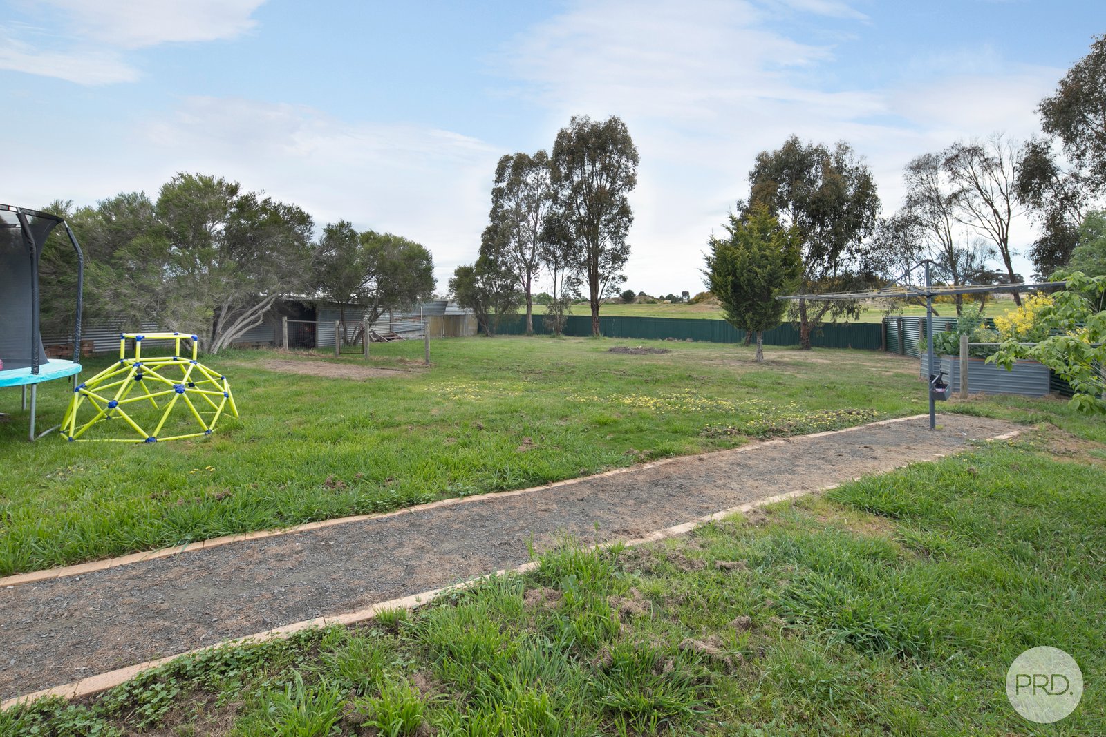 25A Suburban Street CLUNES 11