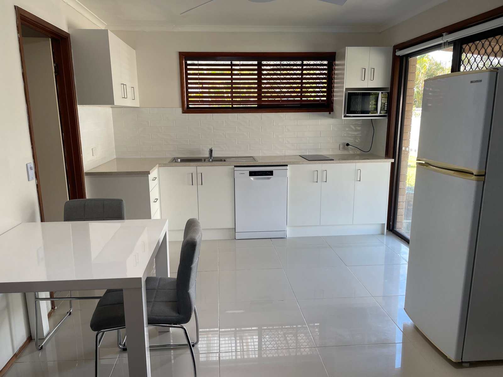 25b Parasol Street ASHMORE 1