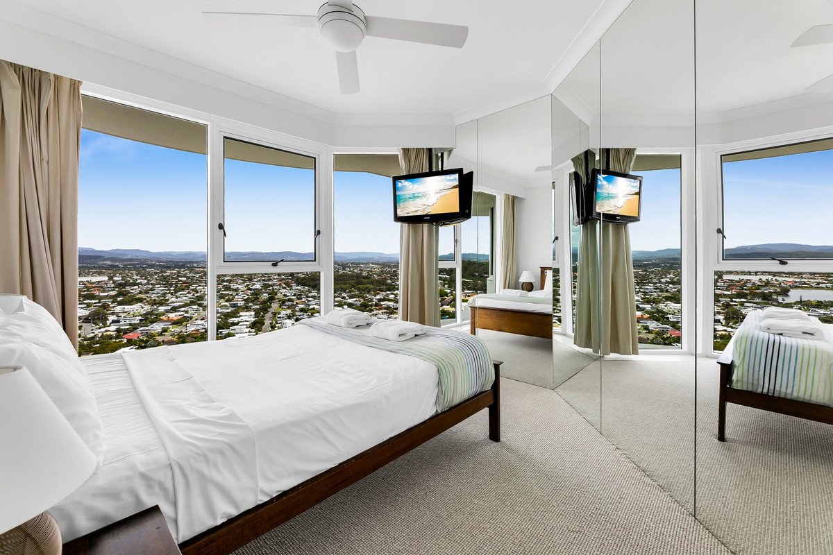 25E/3 second Avenue Burleigh Heads 19