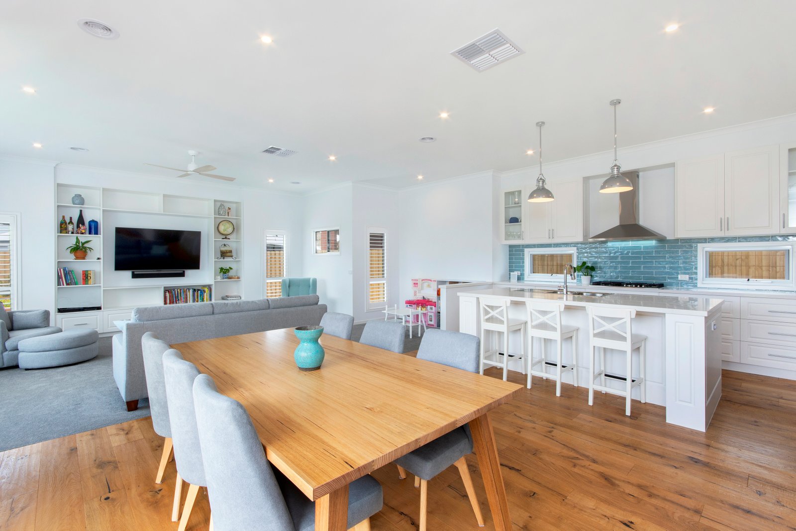 Gallery: 26-28 Monier Way