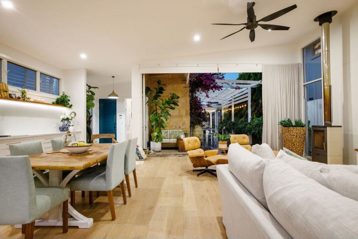 26 Alfred Street Mermaid Beach 1