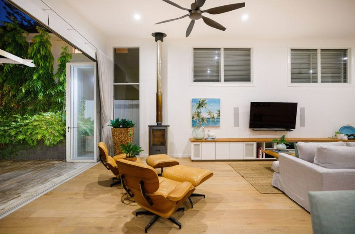 26 Alfred Street Mermaid Beach 2