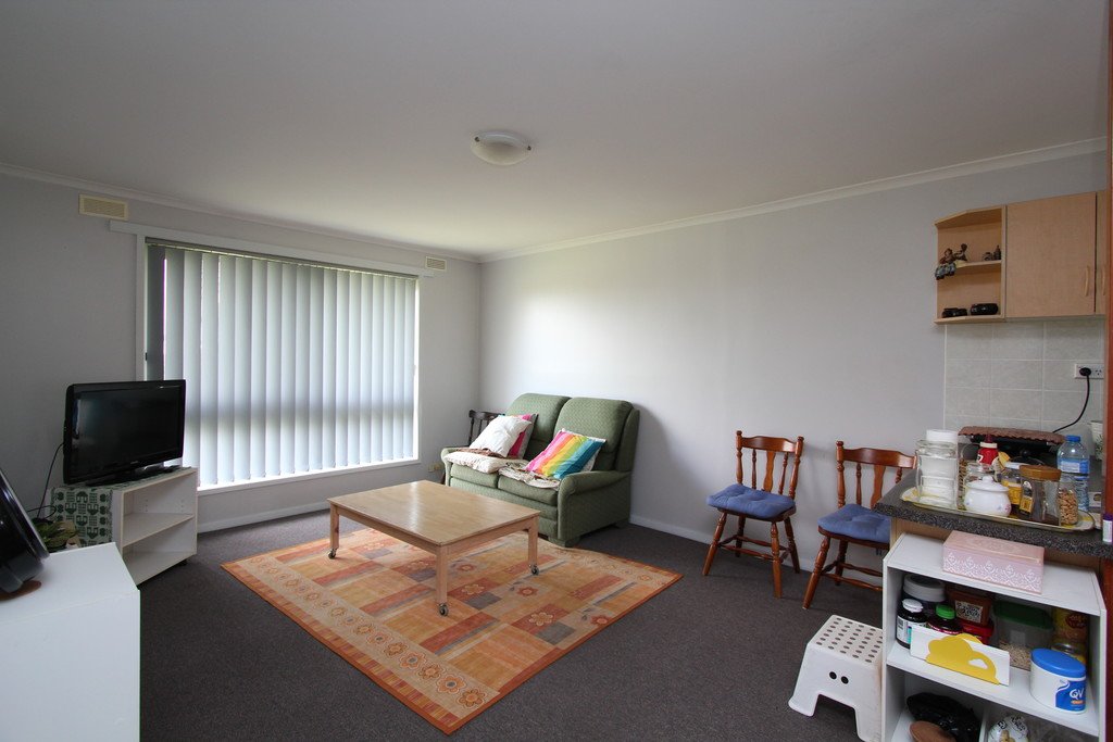 2/6 Aminya Avenue DELACOMBE 3