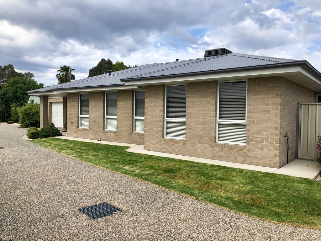 2/6 Annika Place NORTH ALBURY 2