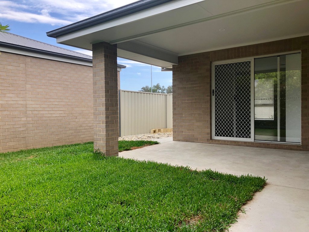 2/6 Annika Place NORTH ALBURY 10