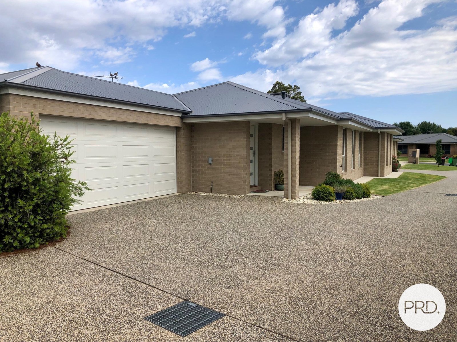 2/6 Annika Place NORTH ALBURY 1