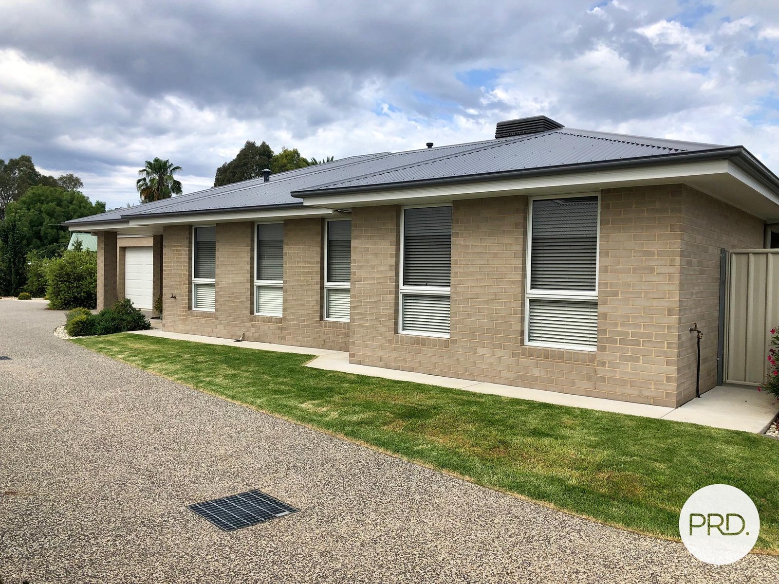 2/6 Annika Place NORTH ALBURY 2