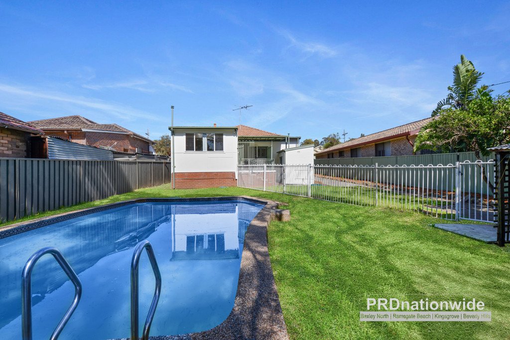 26 Austin Avenue CROYDON 8