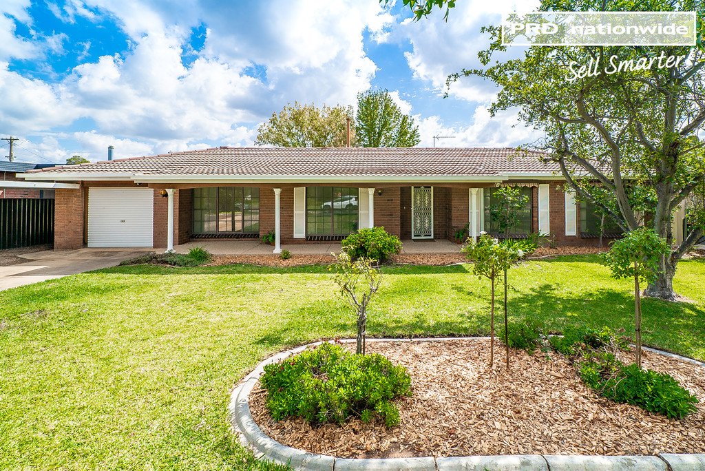 26 Balmoral Crescent LAKE ALBERT 1