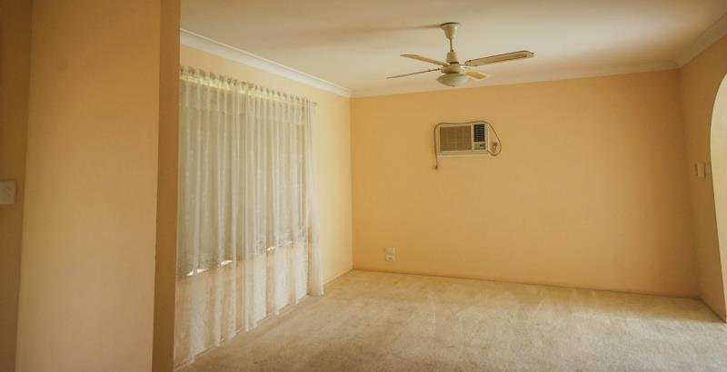 2/6 Bamarook Crescent GLENFIELD PARK 3