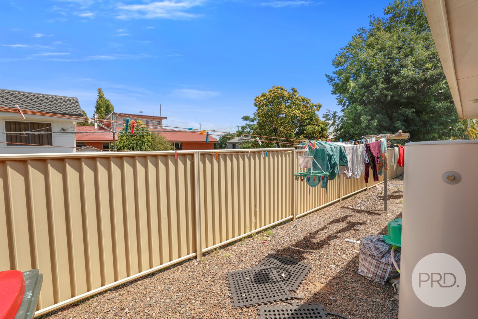 2/6 Barton Lane TAMWORTH 7