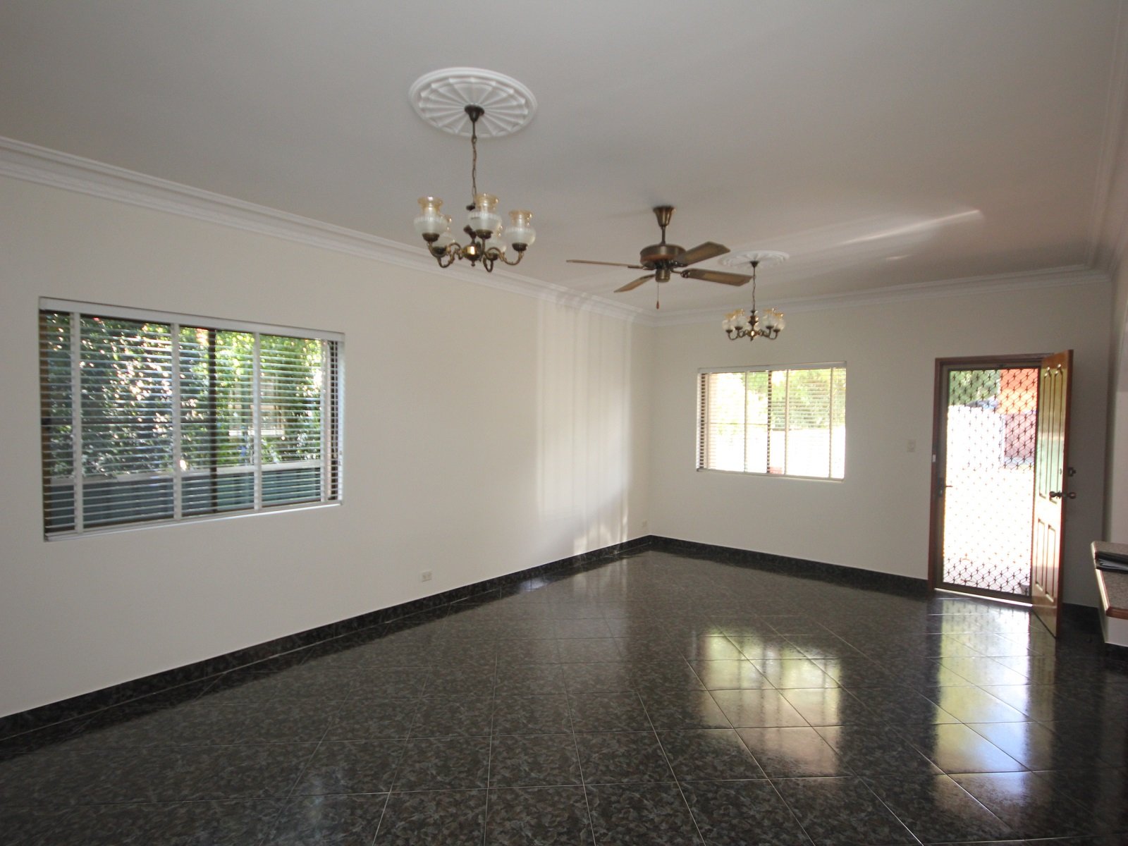 26 Benaroon Road LAKEMBA 4