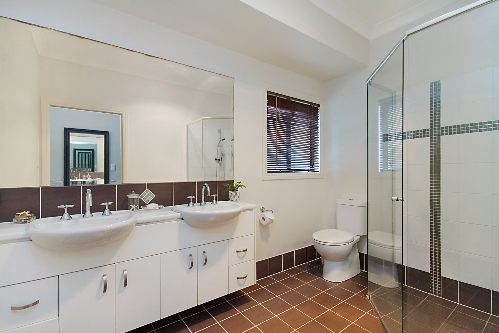 26 Buncrana Terrace BANORA POINT 9