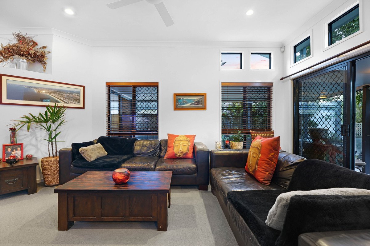 2/6 Burrabee Street BURLEIGH HEADS 7