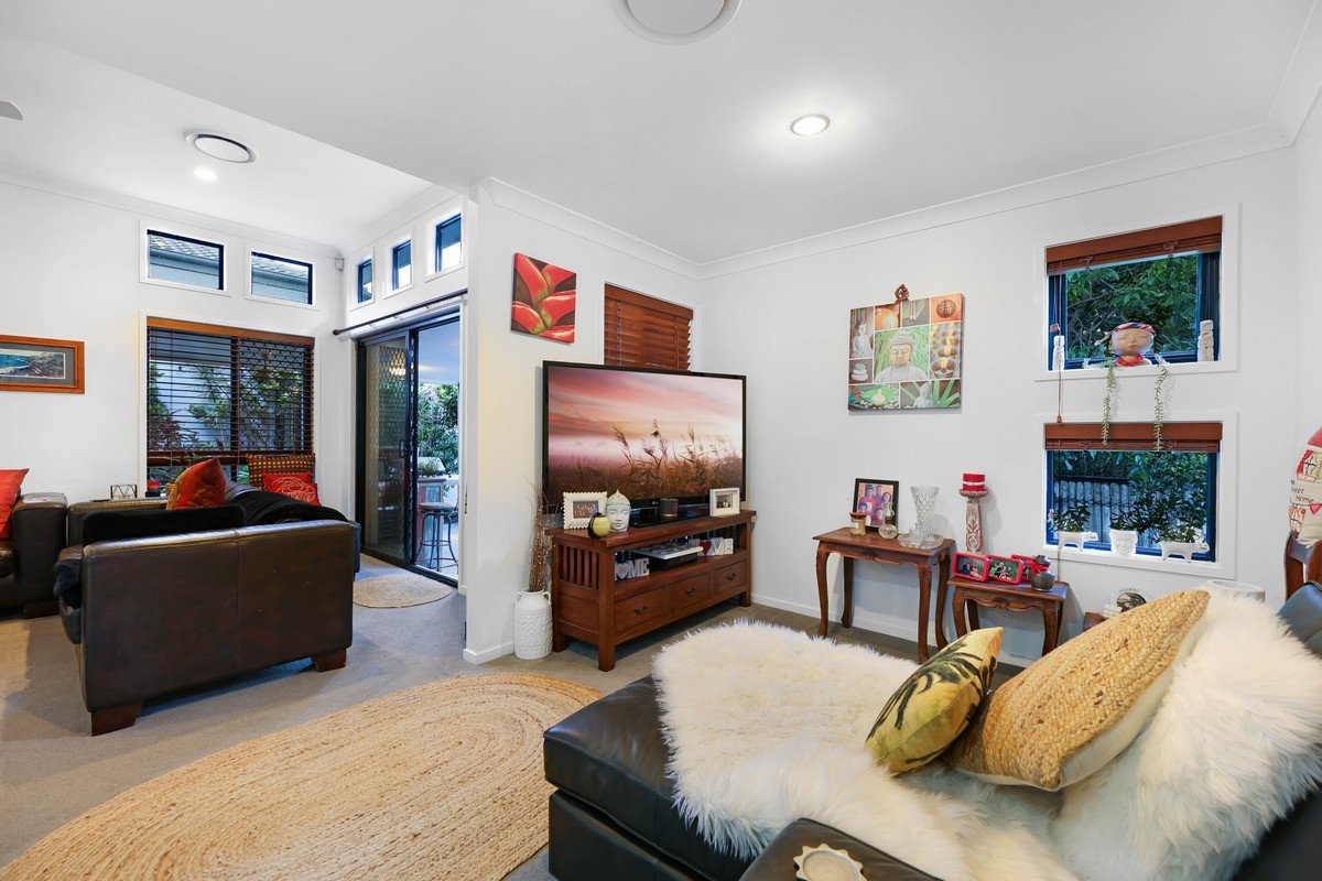 2/6 Burrabee Street BURLEIGH HEADS 10