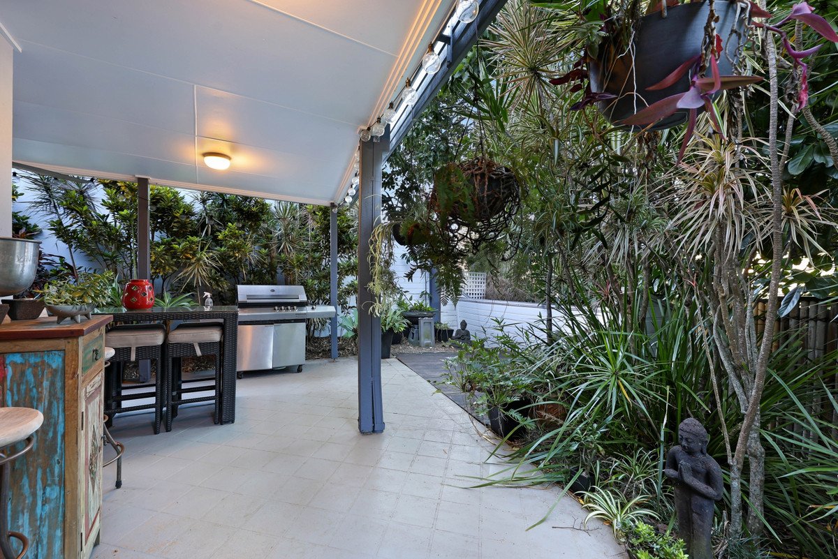 2/6 Burrabee Street BURLEIGH HEADS 11