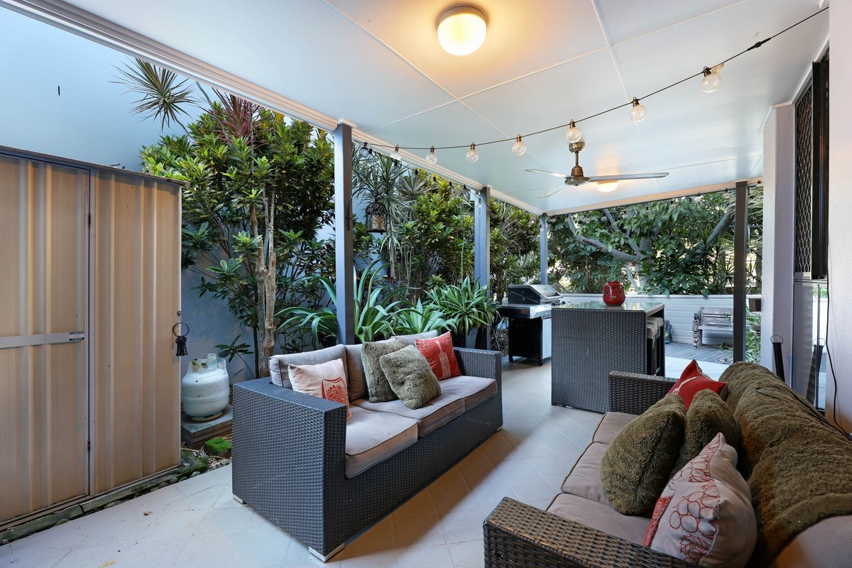 2/6 Burrabee Street BURLEIGH HEADS 12