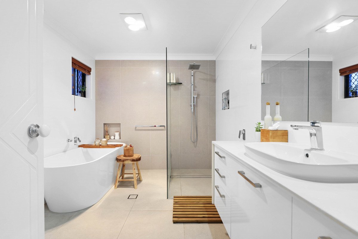 2/6 Burrabee Street BURLEIGH HEADS 19