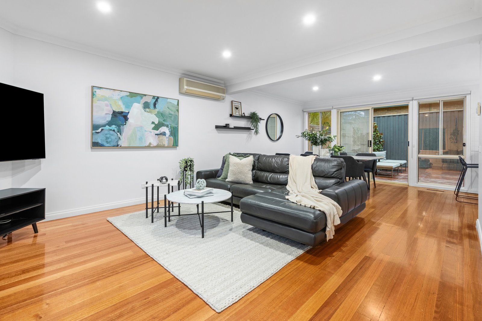 Gallery: 2/6 Cabena Crescent