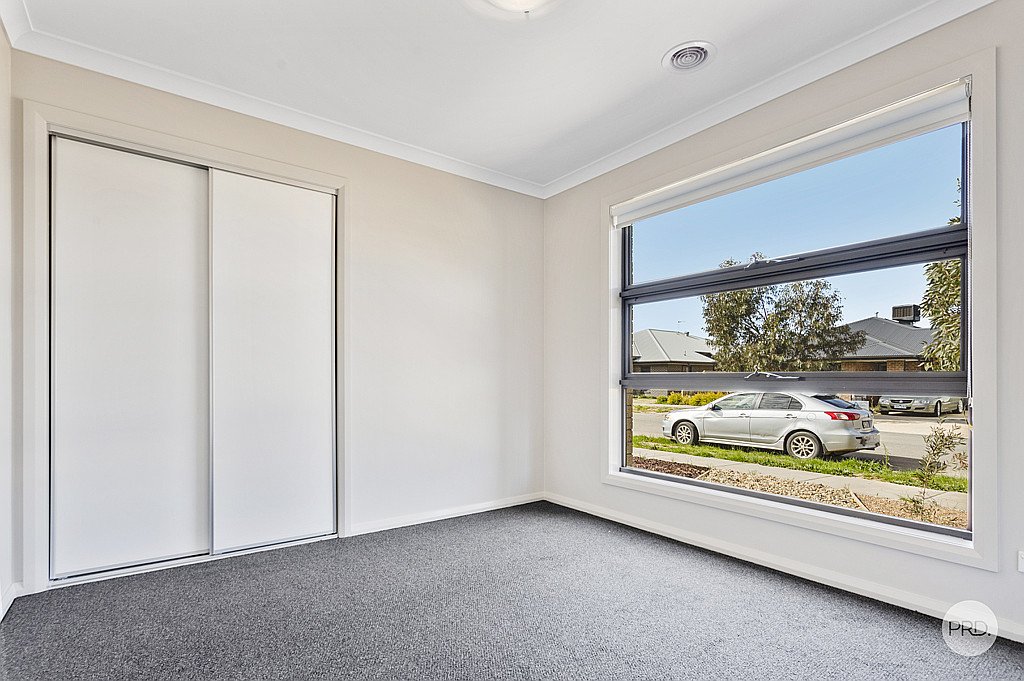 26 Camden Way STRATHFIELDSAYE 10