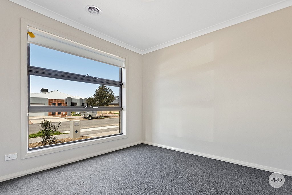 26 Camden Way STRATHFIELDSAYE 11