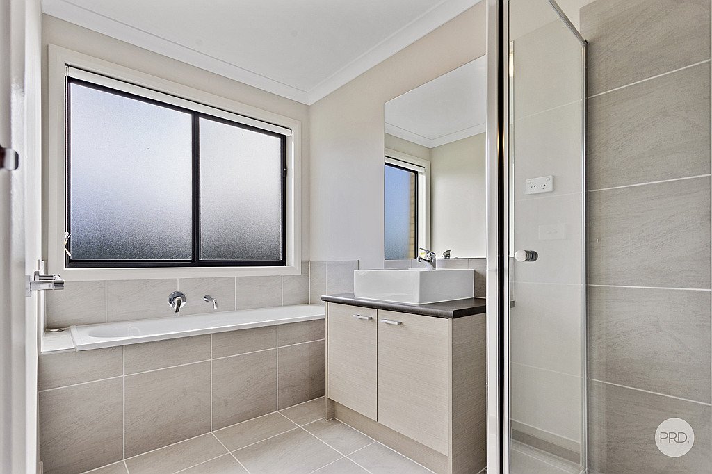 26 Camden Way STRATHFIELDSAYE 12