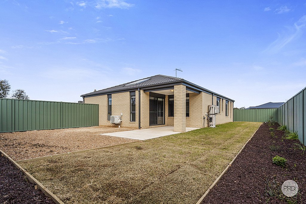 26 Camden Way STRATHFIELDSAYE 13