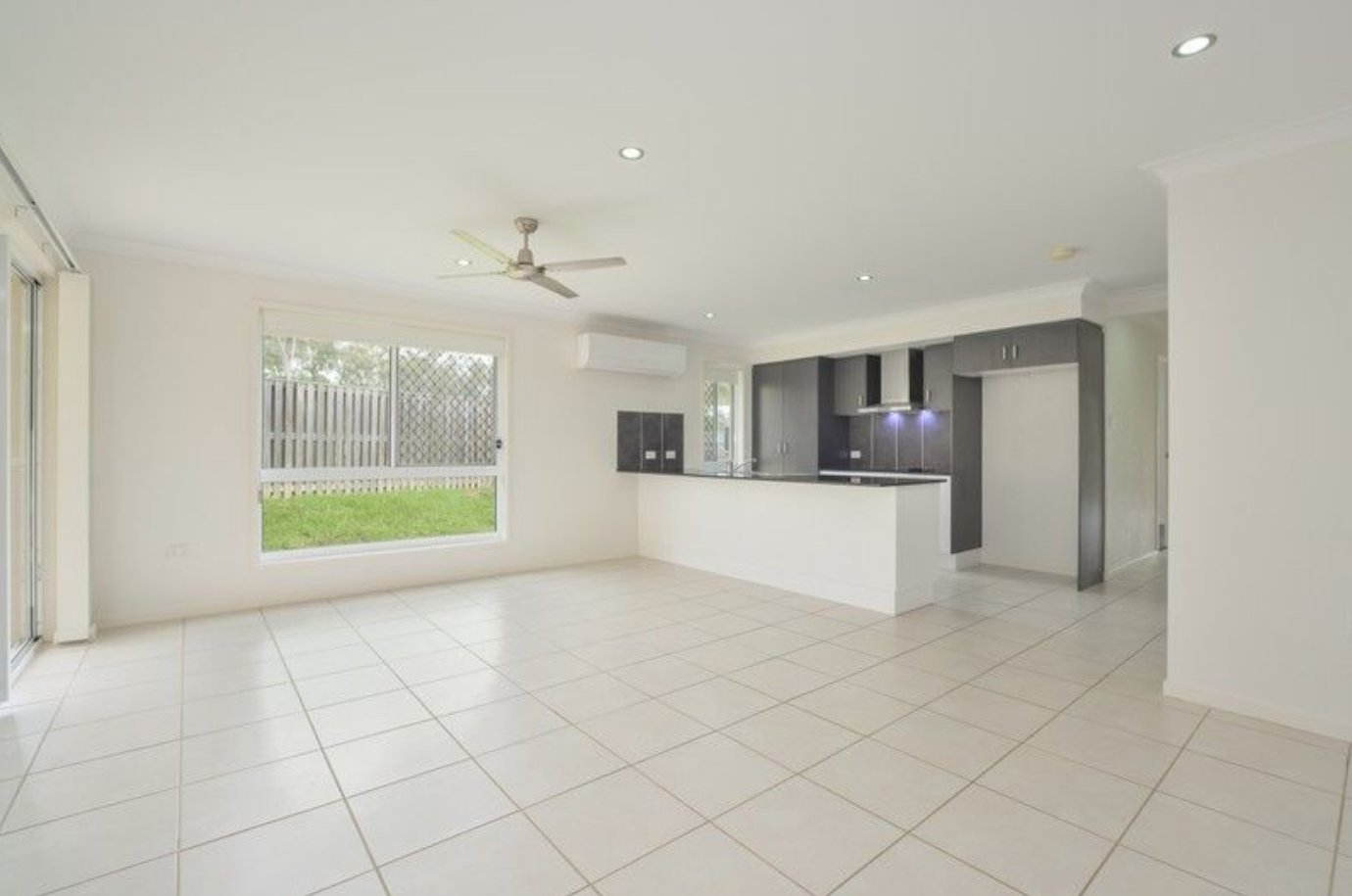 26 Caulder Esplanade BOYNE ISLAND 8