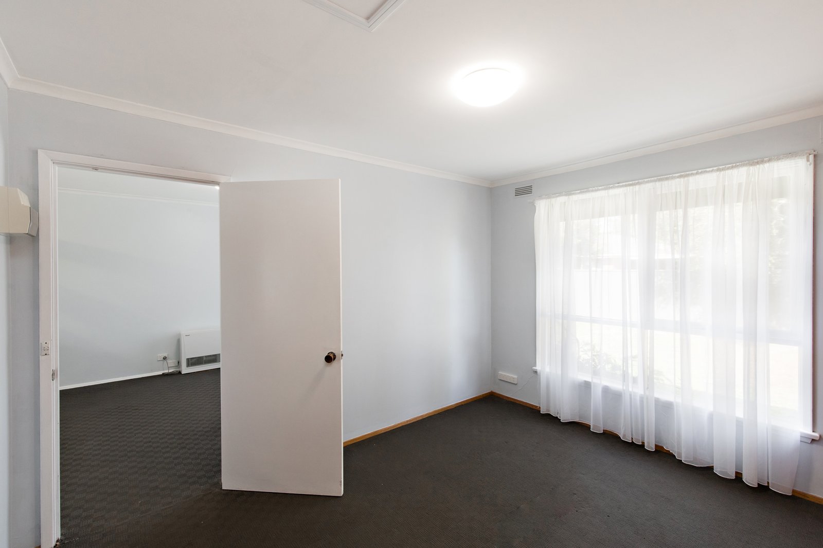 Gallery: 2/6 Christine Avenue
