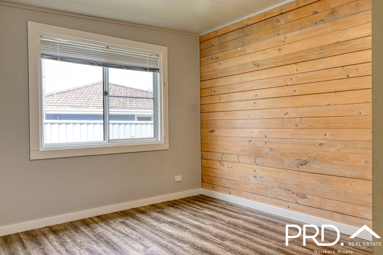 2/6 Clarence Street CASINO 8