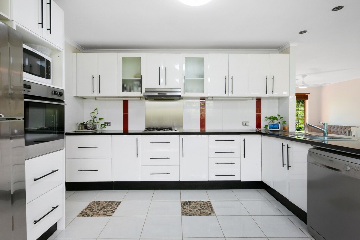 26 Cornwall Drive Elanora 4