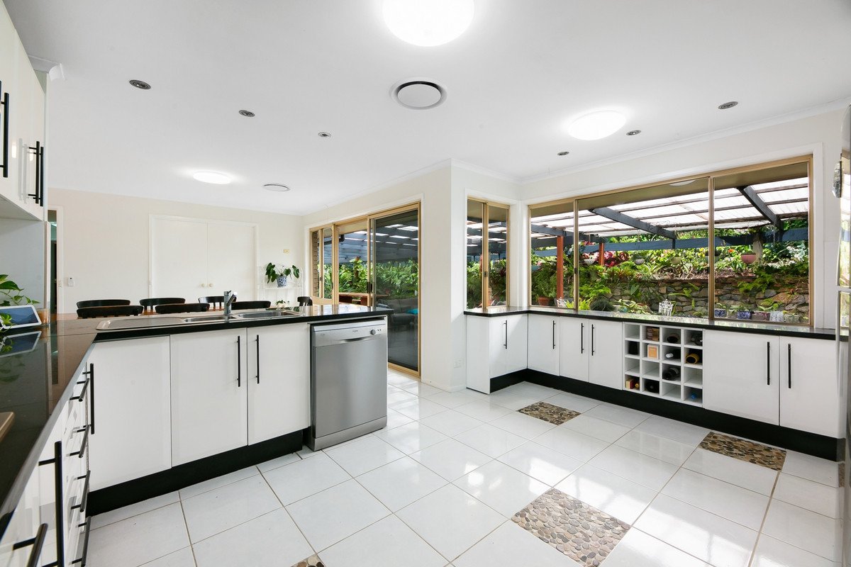 26 Cornwall Drive Elanora 5