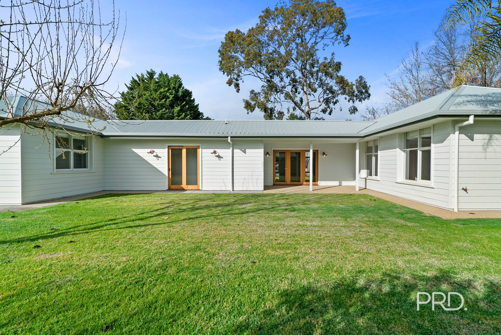 26 Dalkeith Avenue LAKE ALBERT 19
