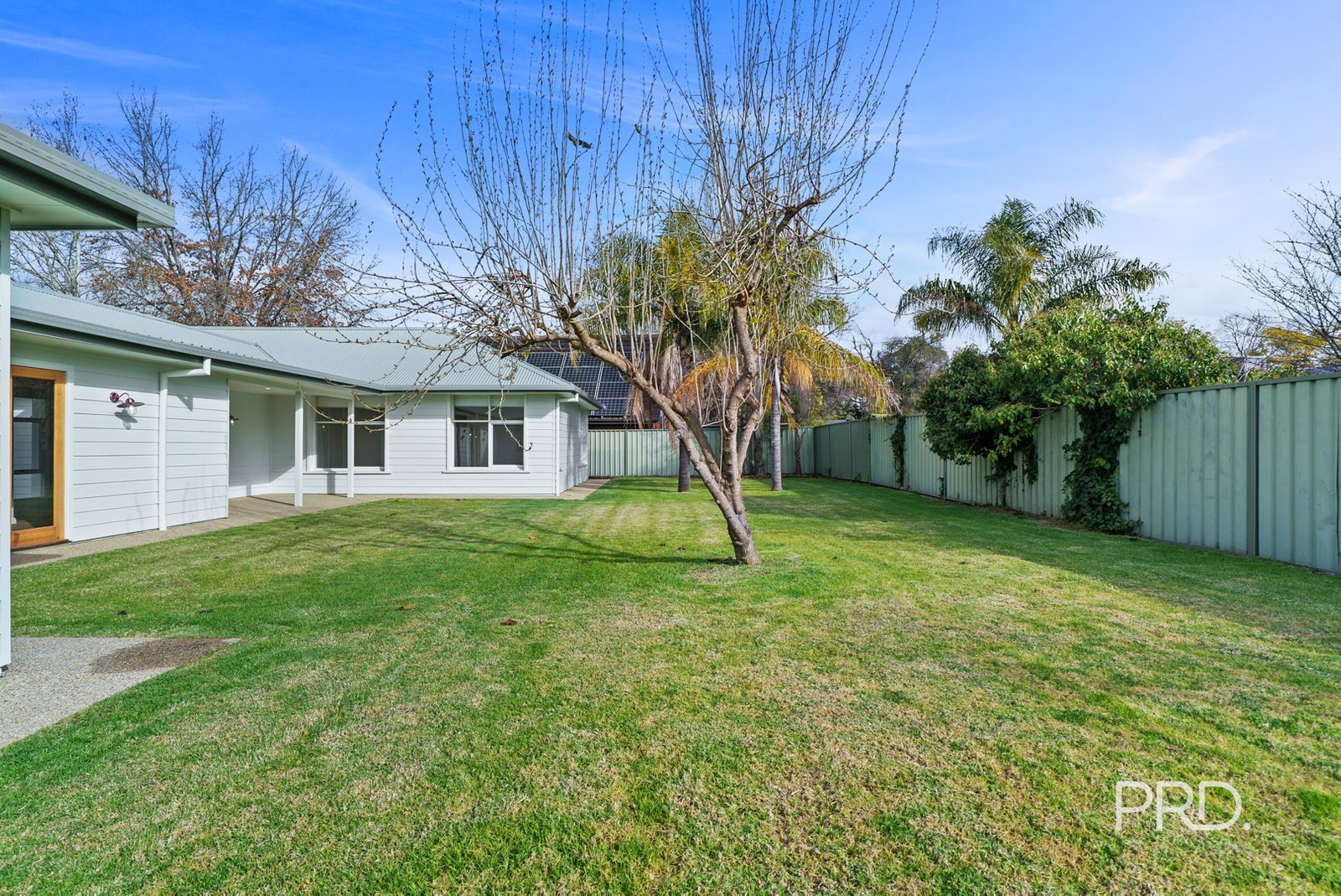 26 Dalkeith Avenue LAKE ALBERT 21