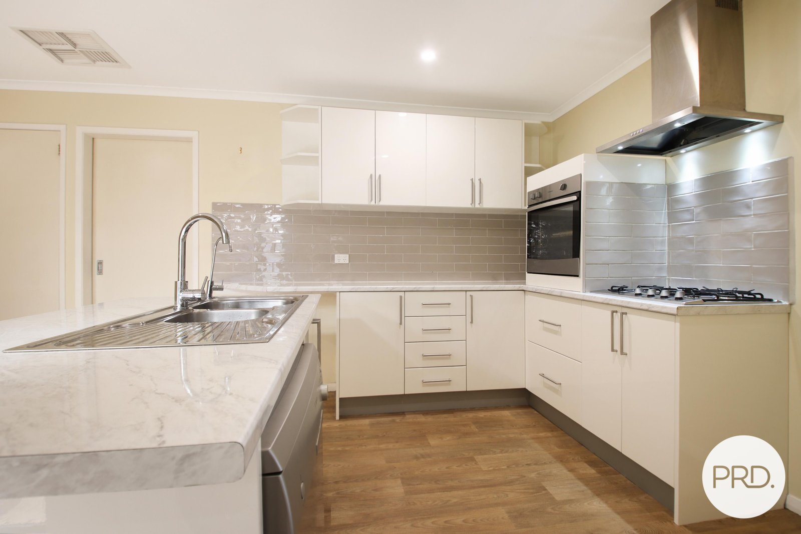26 Daysdale Way THURGOONA 2