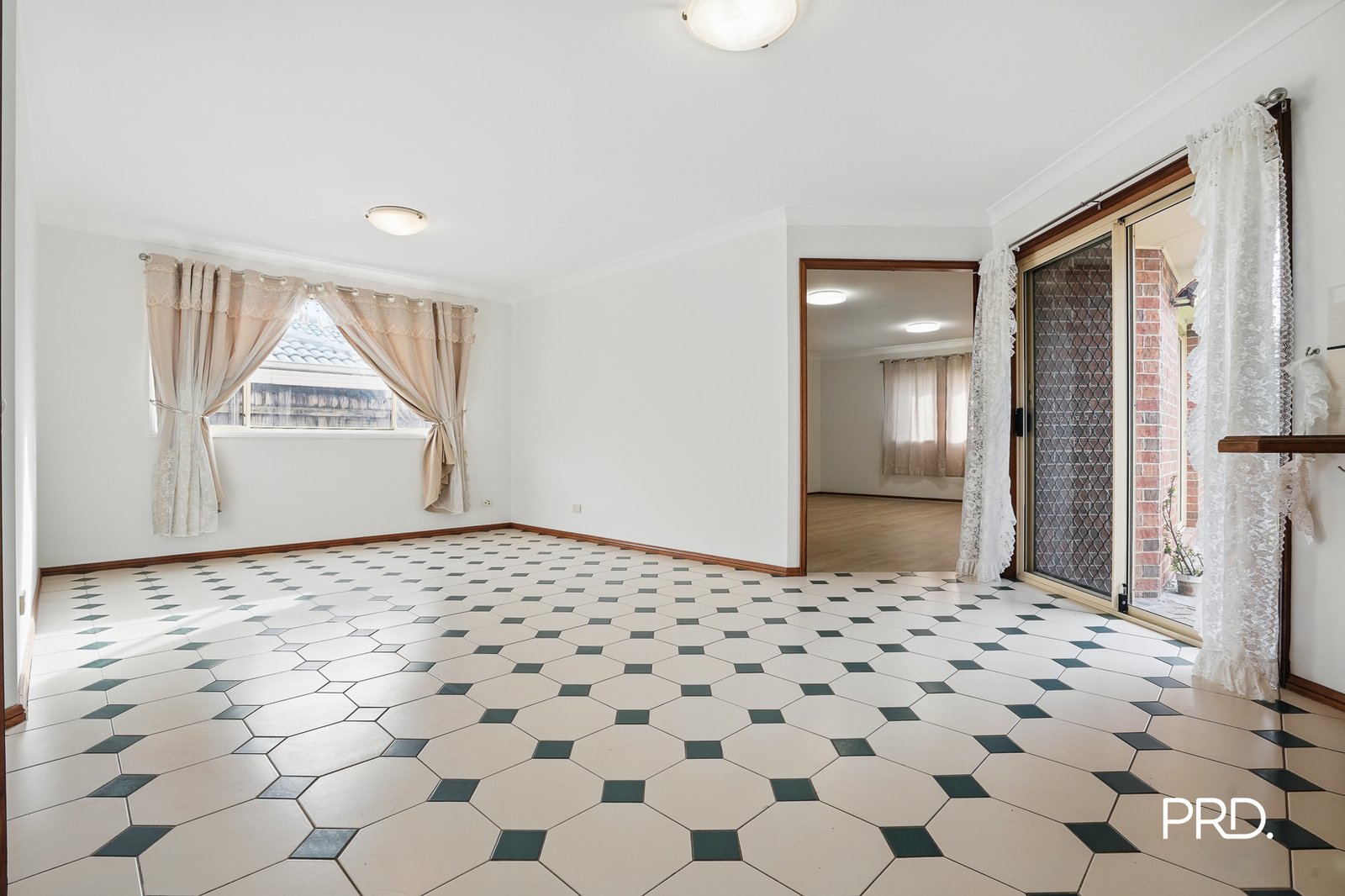 26 Dillwynia Dr  Glenmore Park 2