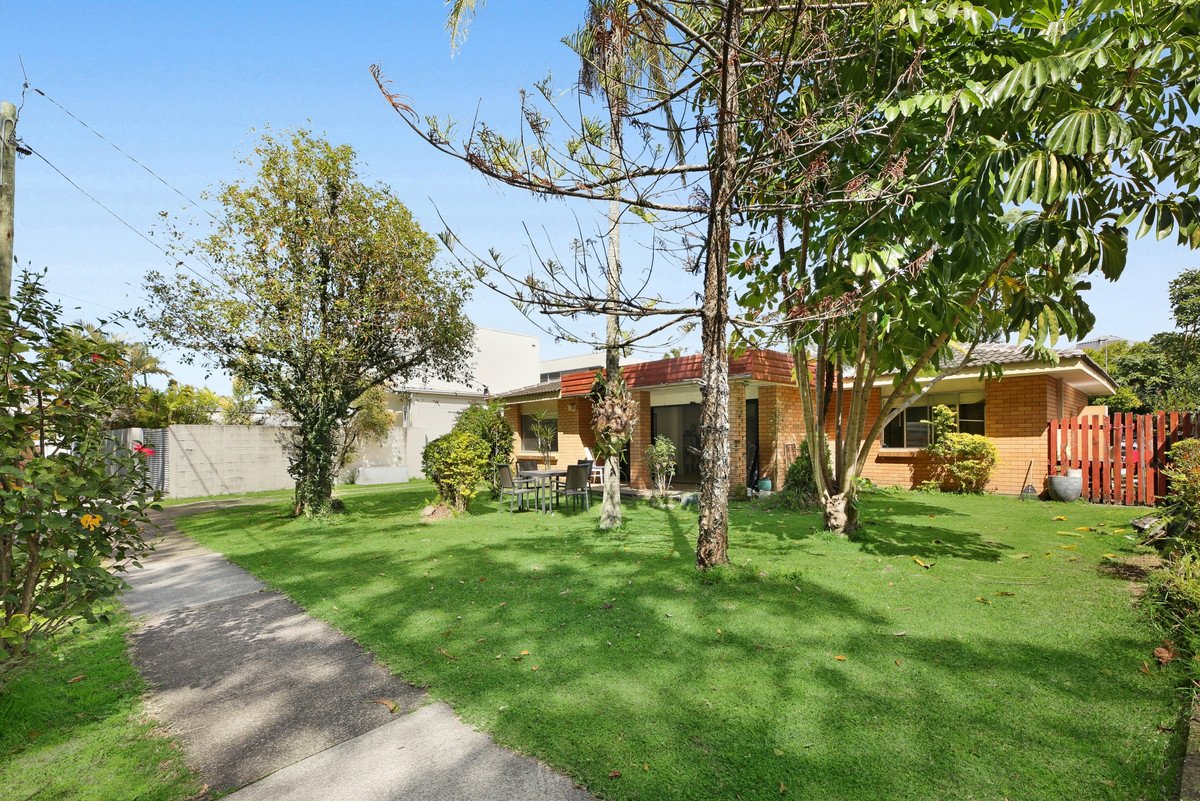 26 Djerral Avenue Burleigh Heads 3