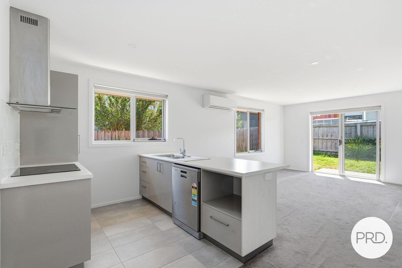 2/6 Dubs & Co Drive SORELL 2