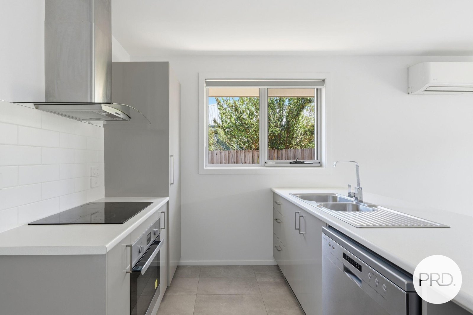 2/6 Dubs & Co Drive SORELL 3