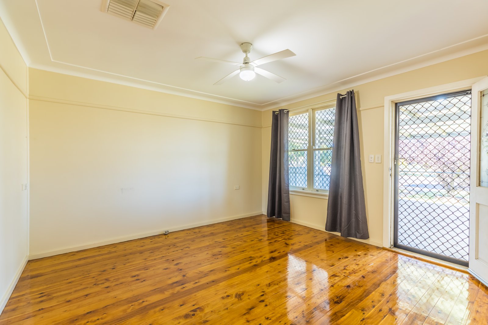 26 Duri Road TAMWORTH 5