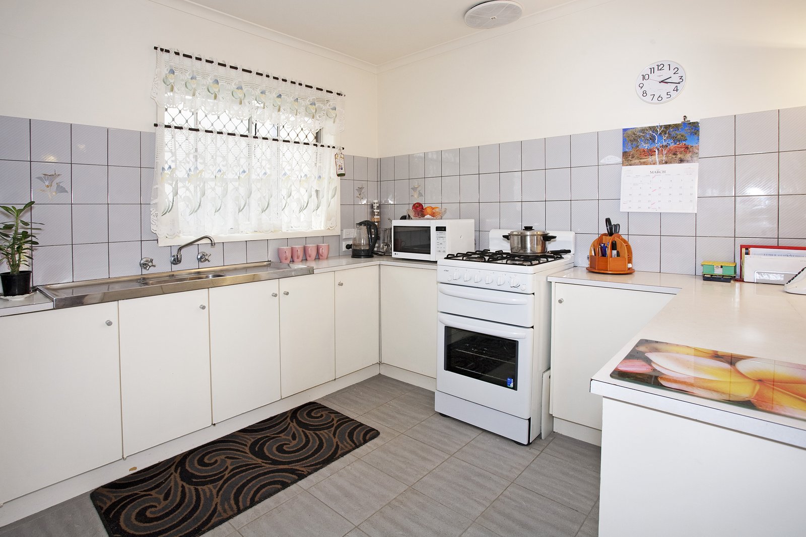 Gallery: 2/6 Everett Close
