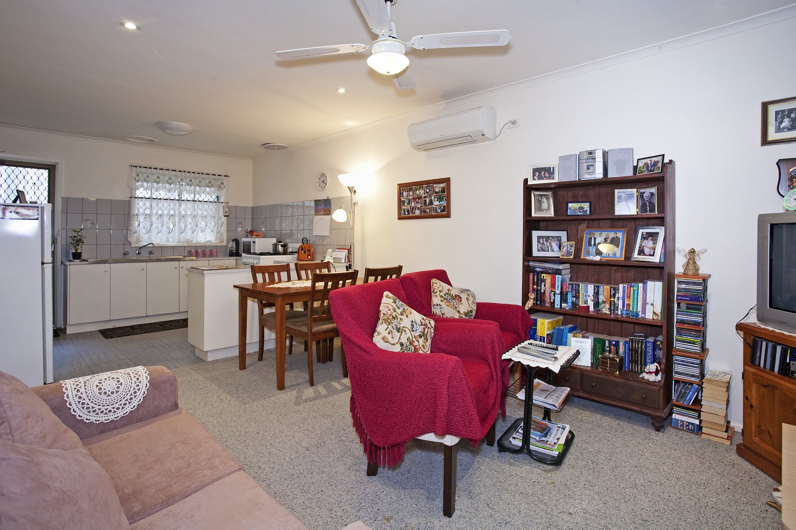Gallery: 2/6 Everett Close