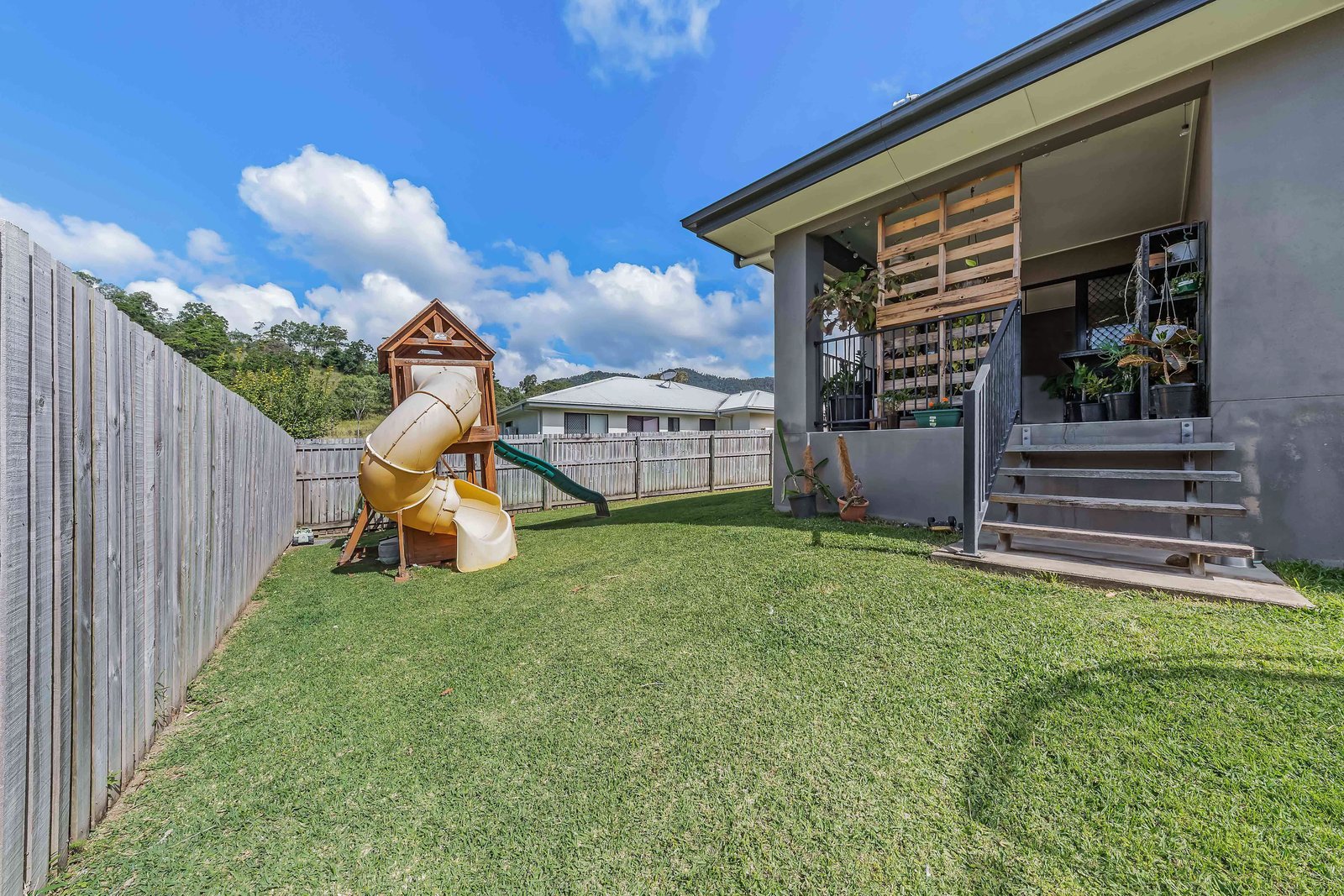 26 Fairweather Road CANNONVALE 11