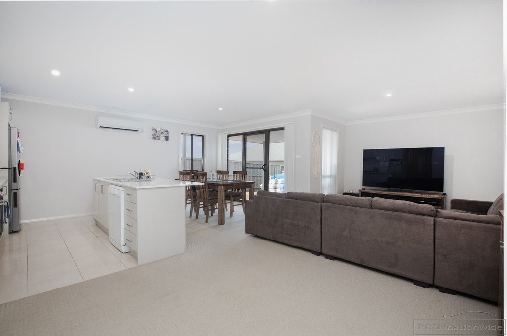 26 Finch Crescent ABERGLASSLYN 3