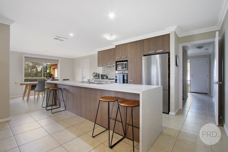 26 Firetail Street THURGOONA 4