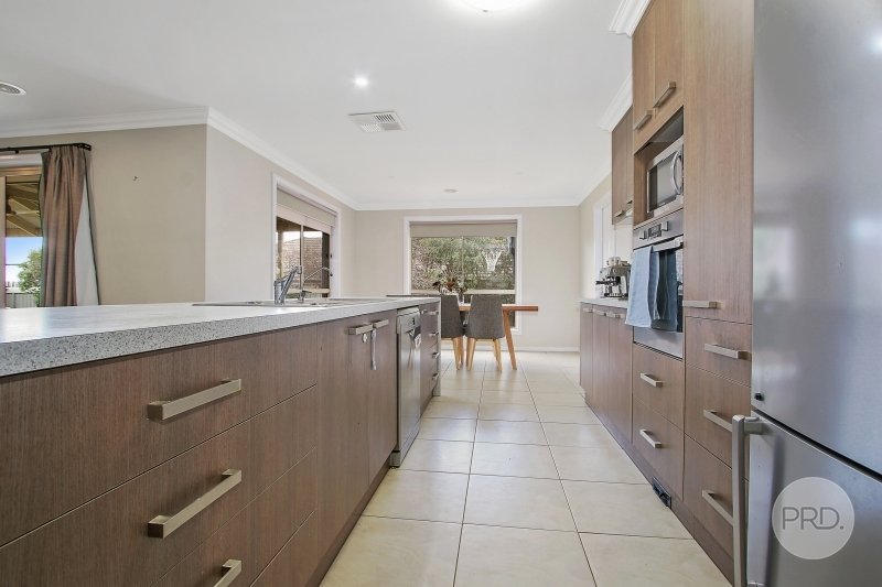 26 Firetail Street THURGOONA 5