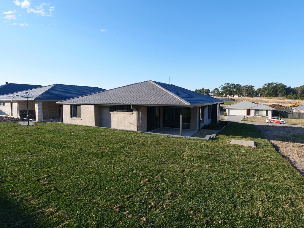 26 Flat Top Drive WOOLGOOLGA 7
