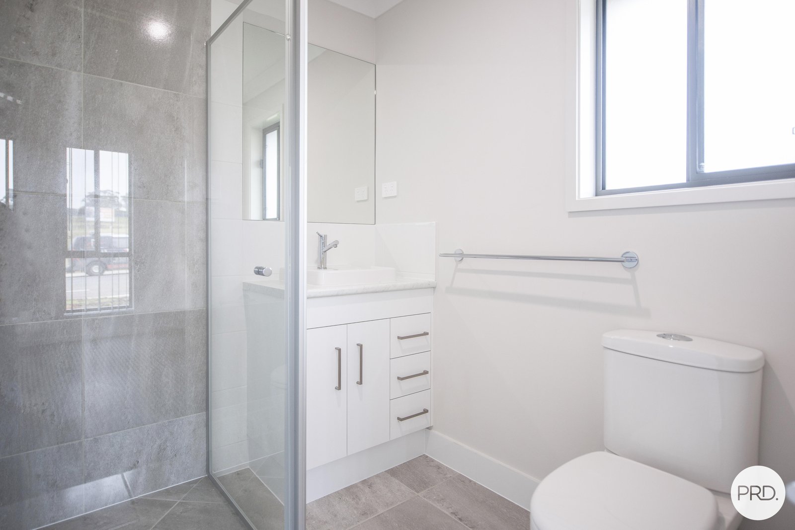 26 Golden Whistler Avenue ABERGLASSLYN 3