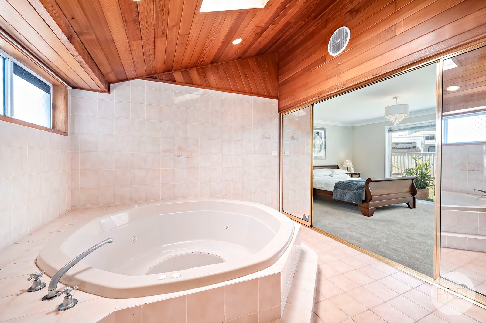 26 Government Road SHOAL BAY 11